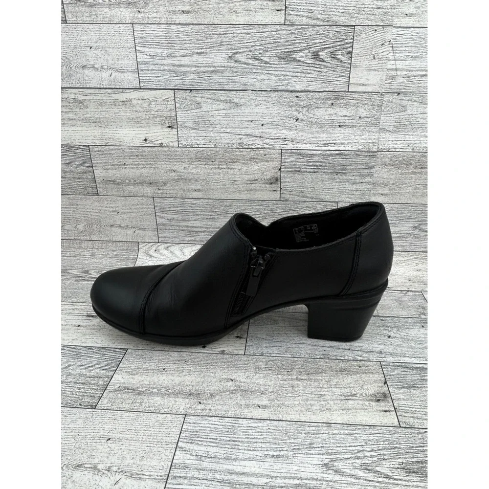 Clarks collection black
